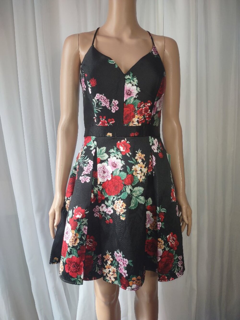 B Smart black strappy floral mini dress with lace back size 13